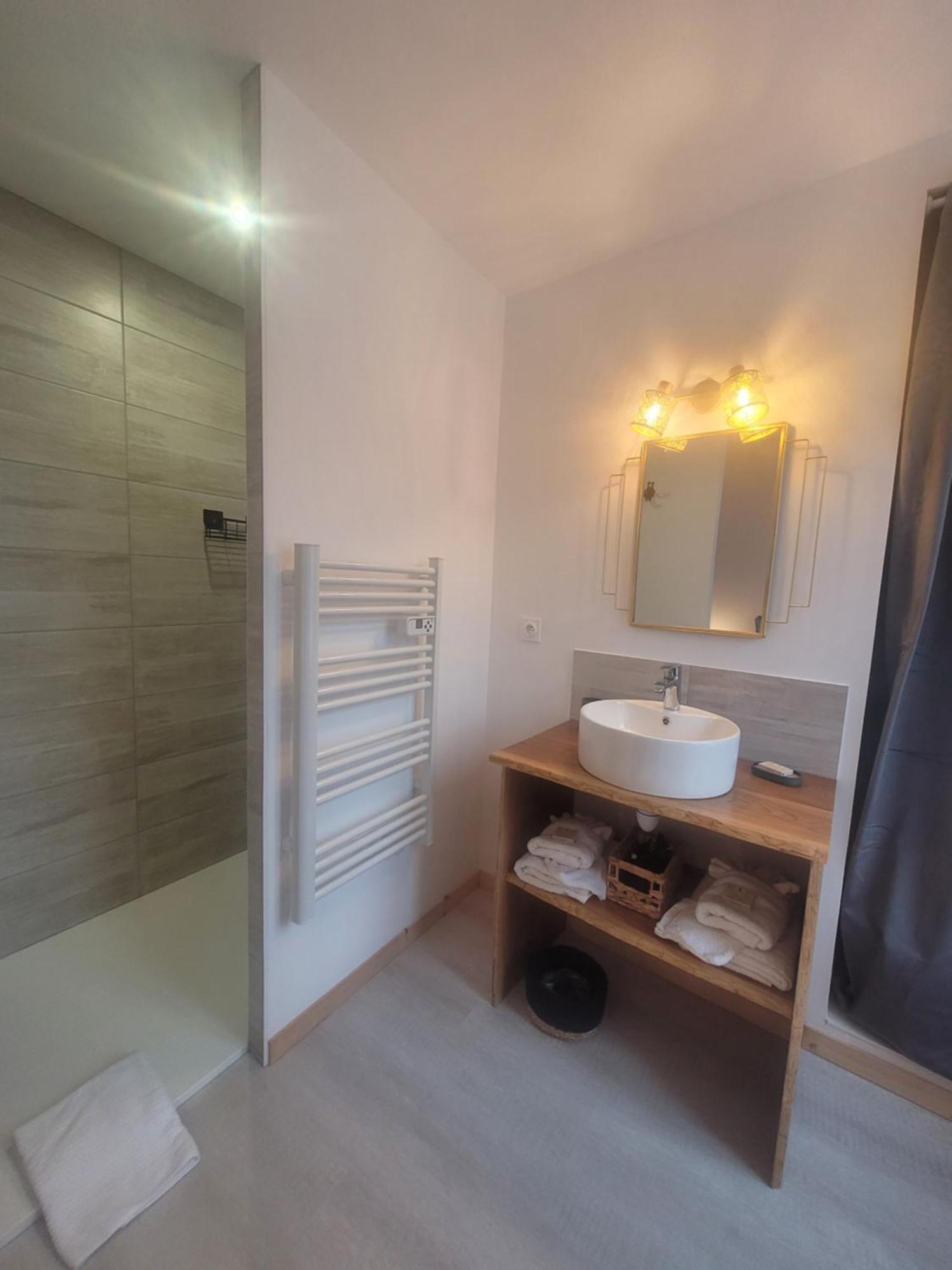 Lekker Slaap Parthenay Exterior foto