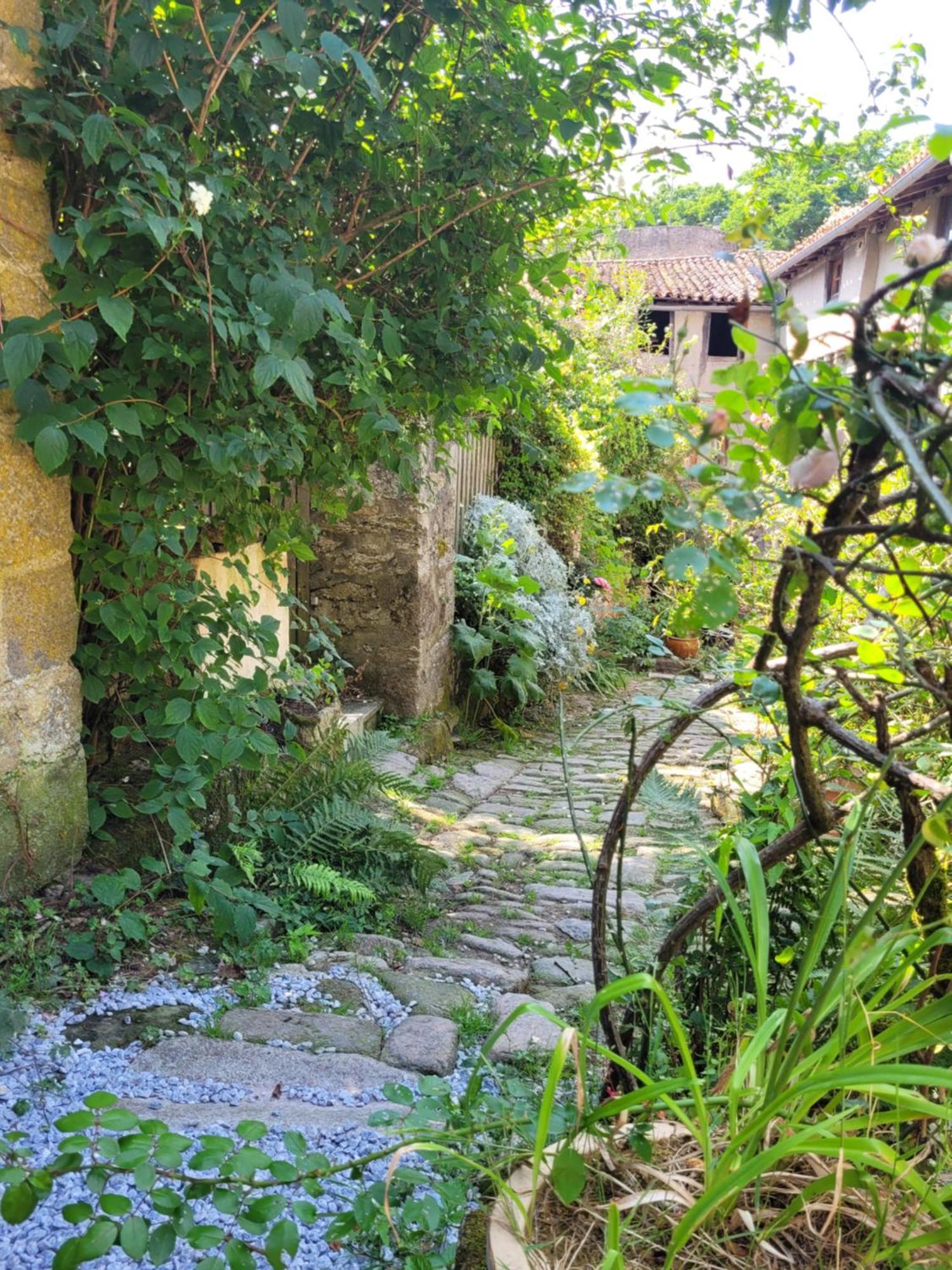 Lekker Slaap Parthenay Exterior foto