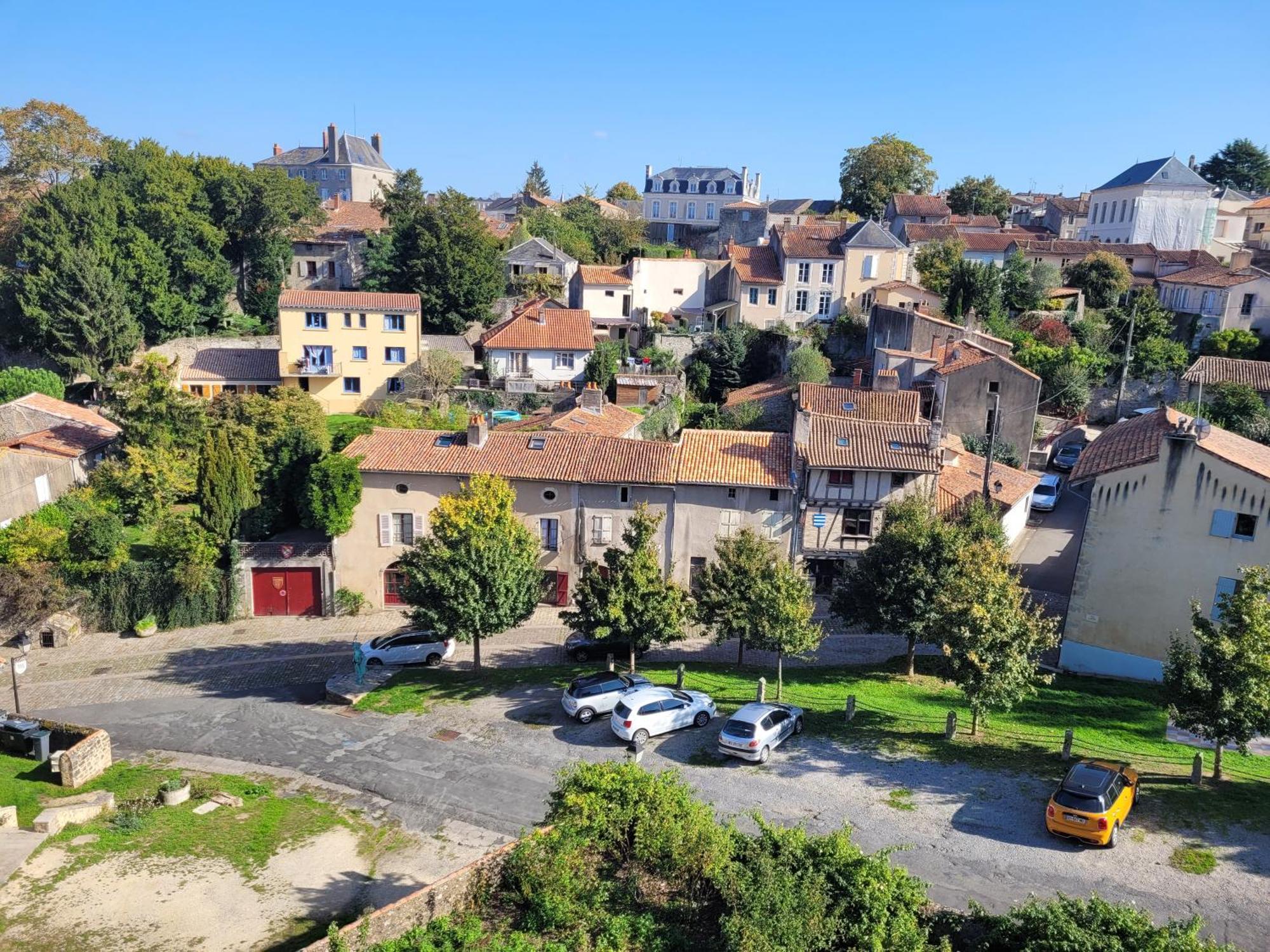 Lekker Slaap Parthenay Exterior foto